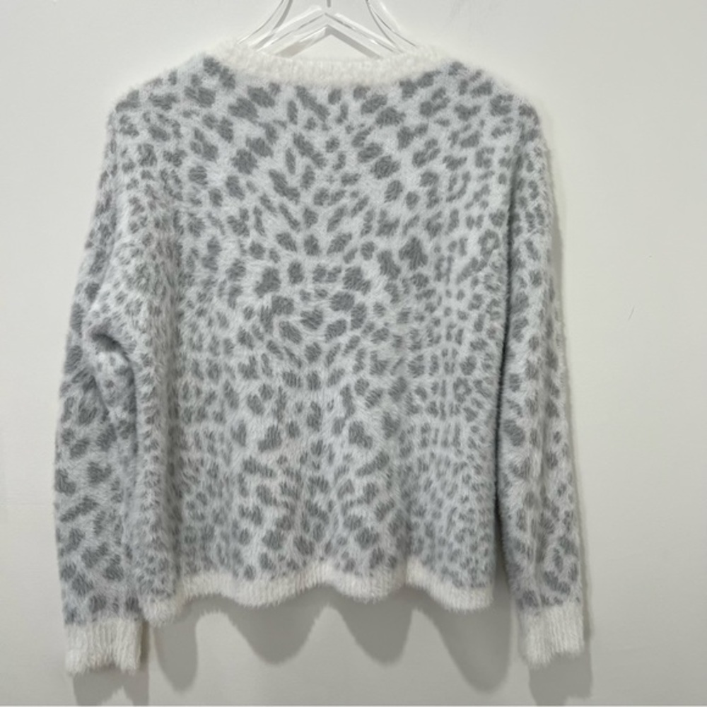 Bella Dahl Women's Crew Neck Fuzzy Sweater Animal Print Size M White‎ Grey - Picture 7 of 7